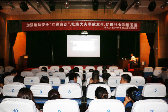 �ӏ������ܿ����Ž^���(z��i)�¹ʡ����M������C�l(f��)չ